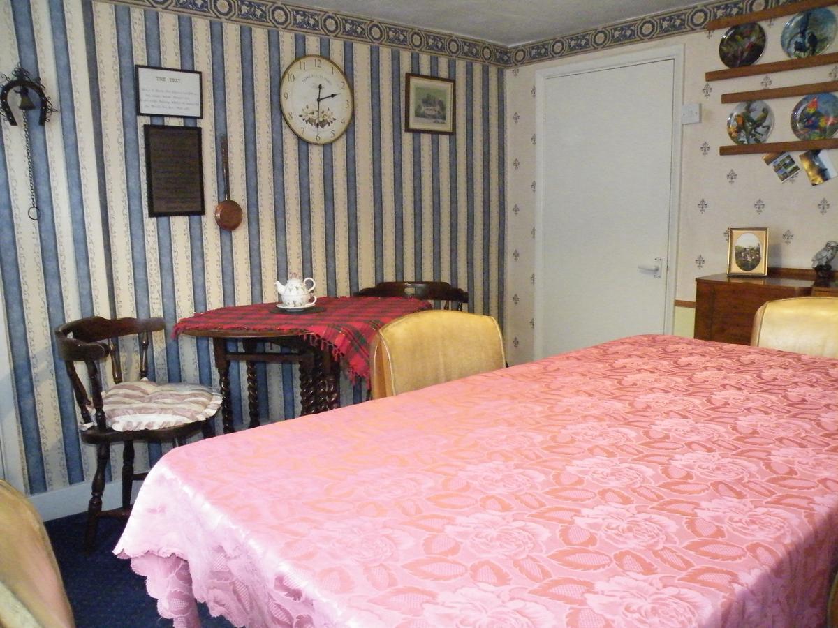 White Cottage Тентърдън Екстериор снимка