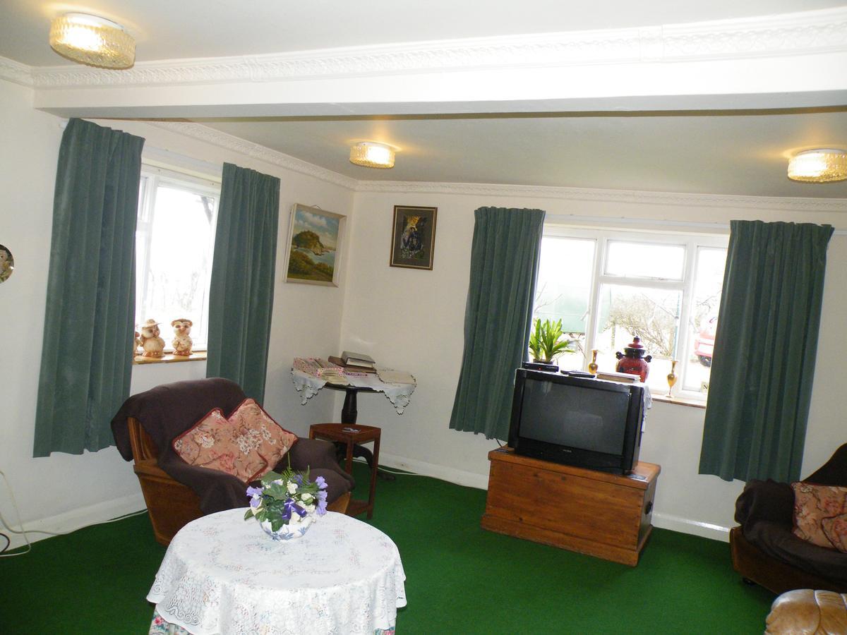 White Cottage Тентърдън Екстериор снимка