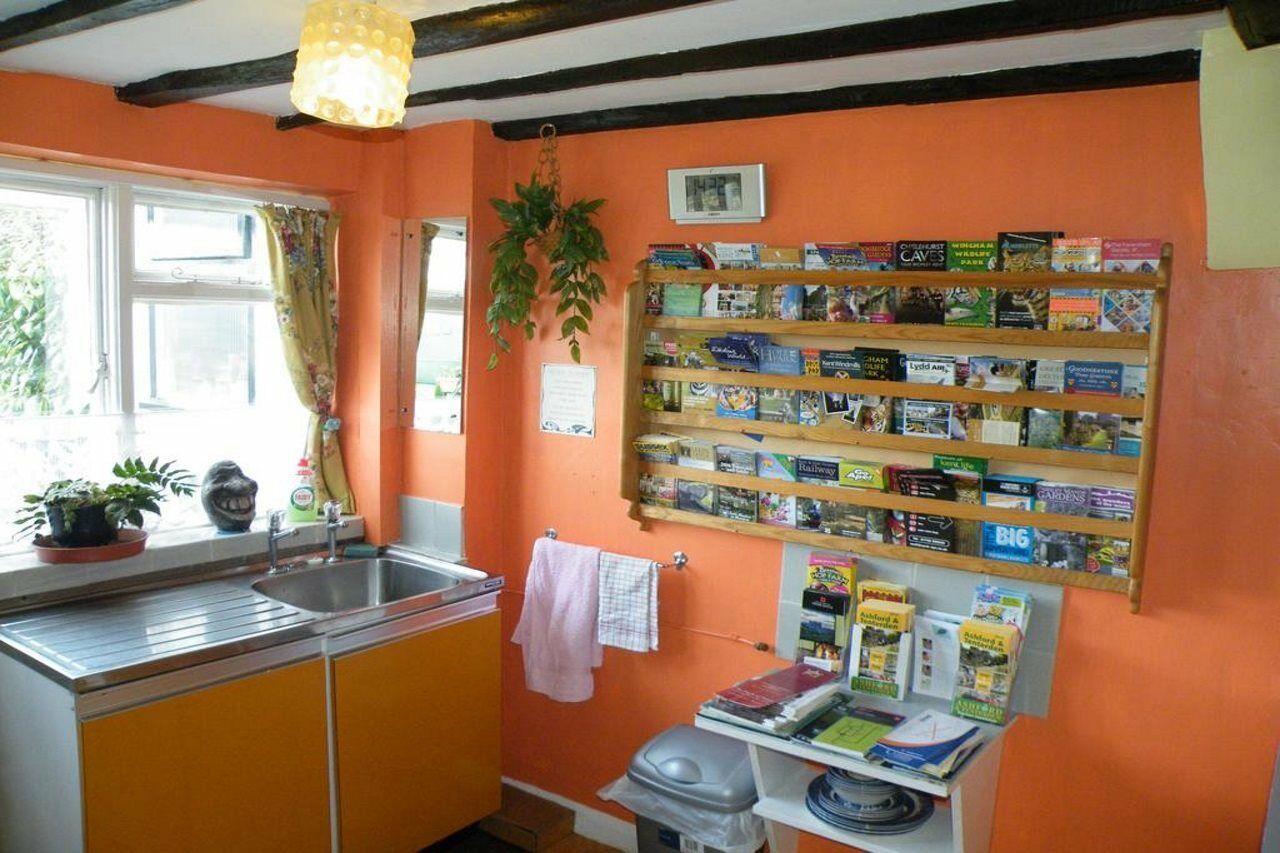 White Cottage Тентърдън Екстериор снимка